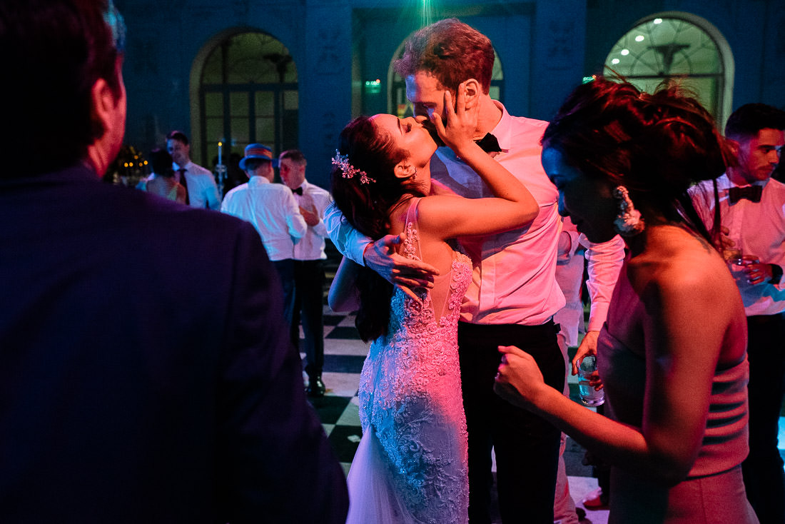 pareja de novios, fotografia de bodas, museo de arte de lima, mali museo lima peru