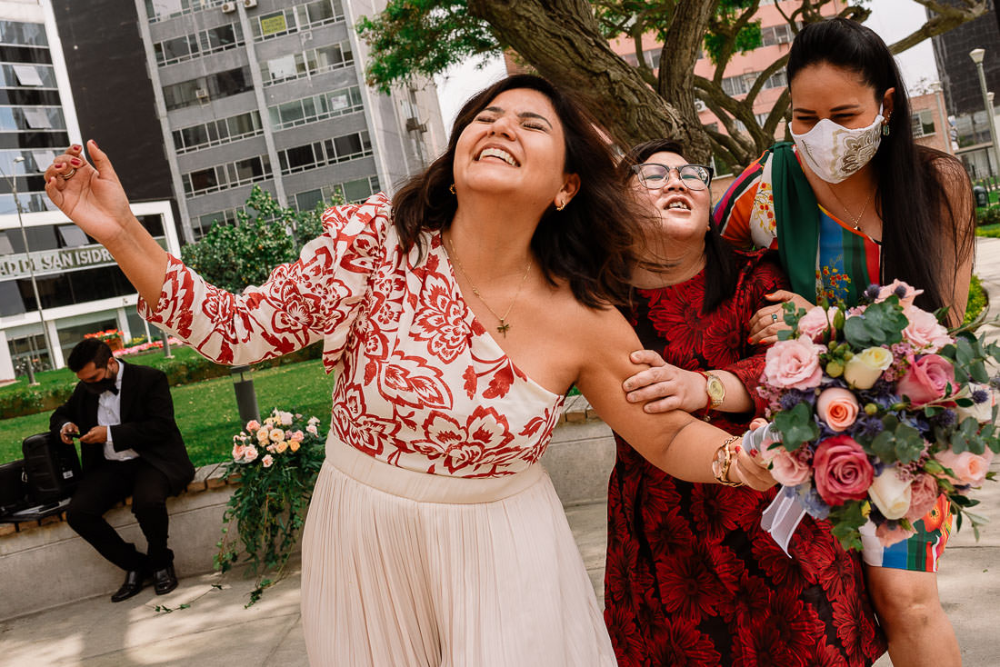 vestido de novia, novio, matrimonio, bouquet, sesion de fotos, bulldog frances